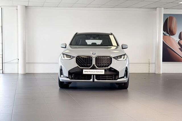 BMW X3 30e xDrive | M Sport | Harman Kardon | Iconic Glow | Stoelverwarming | Trekhaak |