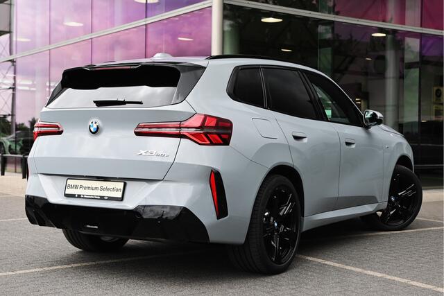 BMW X3 xDrive30e M Sport Automaat / Panoramadak / Trekhaak / Sportstoelen / Adaptieve LED / Parking Assistant Plus / Stoelventilatie / Comfort Access