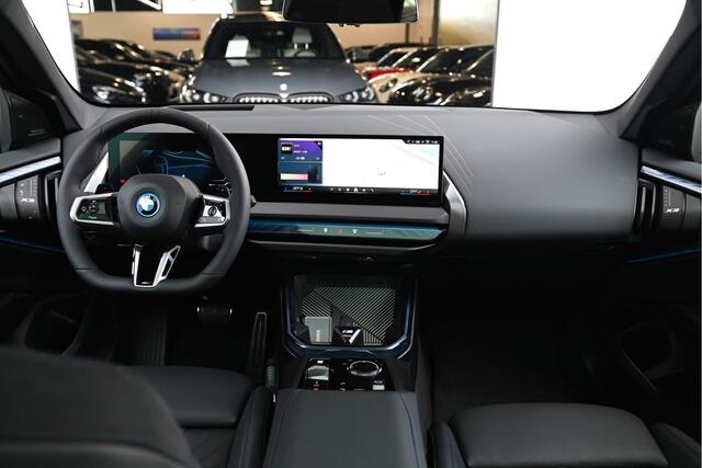 BMW X3 xDrive30e M Sport Automaat / Panoramadak / Trekhaak / Sportstoelen / Adaptieve LED / Parking Assistant Plus / Stoelventilatie / Comfort Access