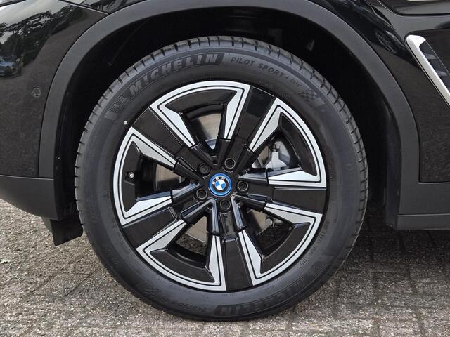 BMW X3 xDrive30e | SPORTSTOELEN | LEDER | PANORAMADAK | CAMERA |