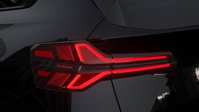 BMW X3 30e xDrive M Sport Automaat / Panoramadak / Trekhaak / Sportstoelen / Adaptieve LED / Stoelventilatie / Parking Assistant Plus / Comfort Access