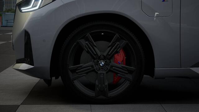 BMW X3 30e xDrive M Sport Automaat / Panoramadak / Trekhaak / Sportstoelen / Adaptieve LED / Parking Assistant Plus / Stoelventilatie / Comfort Access