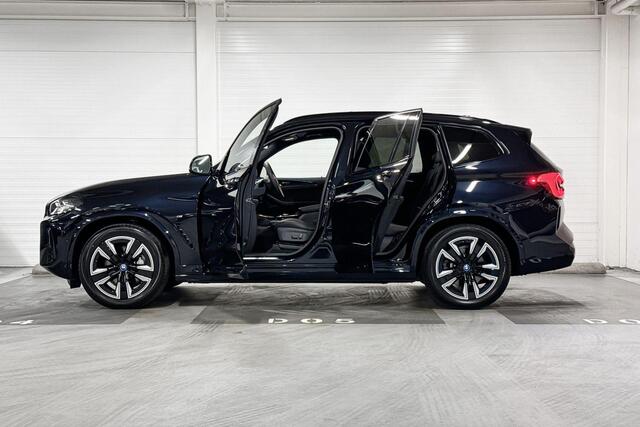 BMW X3 iX3 | M-Sport | Shadow Line Pack | Executive | Safety Pack | Driving Assistant Professional | Panoramadak
