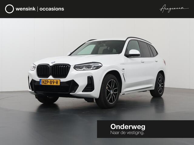 BMW X3 xDrive30e High Executive M-Sport | Navigatie | Parkeercamera | Stoelverwarming | Keyless Go | Sportstoelen | ShadowLine | Ele.kofferdeksel | Apple CarPlay/Android Auto |