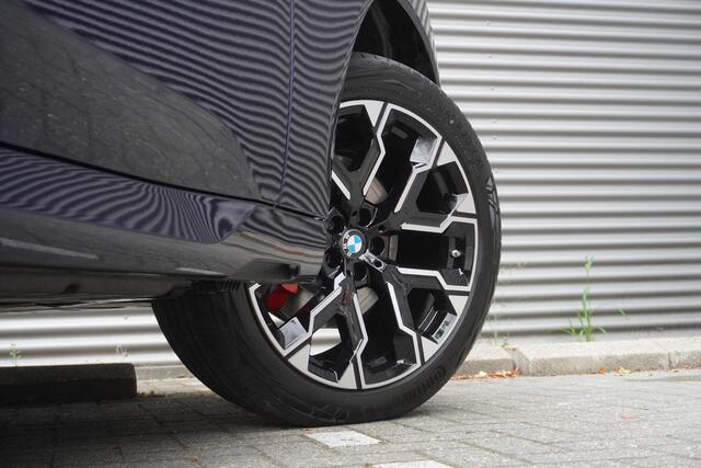 BMW X3 30e xDrive M Sportpakket Pro | Trekhaak met elektrisch wegklapbare kogel | Glazen panoramadak | Professional Pack | Comfort Pack