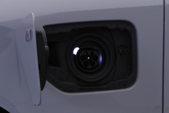 BMW X3 30e xDrive M-Sport | Trekhaak | Panorama | 21" | Elek. verst. stoelen