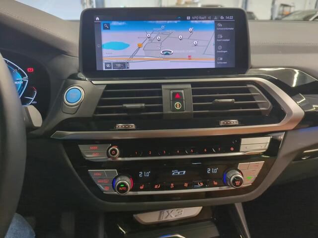 BMW X3 iX3 High Executive 80 kWh | Panoramadak | Keyless | Stoelverwarming | Harman Kardon | Memory Seat | Head-Up Display | 360 Camera | Adaptief Onderstel | Trekhaak | Adaptive LED | Elektrische Stoelen | Apple Carplay | N