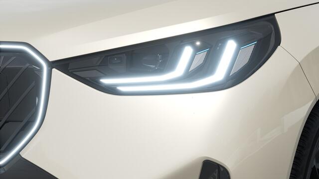 BMW X3 30e xDrive M Sport Automaat / Panoramadak / Trekhaak / Sportstoelen / Adaptieve LED / Stoelventilatie / Parking Assistant Plus / Stuurverwarming