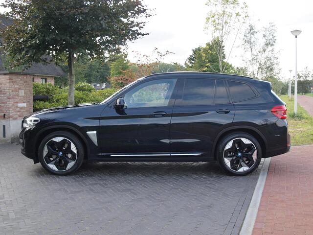 BMW X3 iX3 High Executive 80 kWh | Panoramadak | Camera | Harman Kardon | Cruise Control | Head-up display |