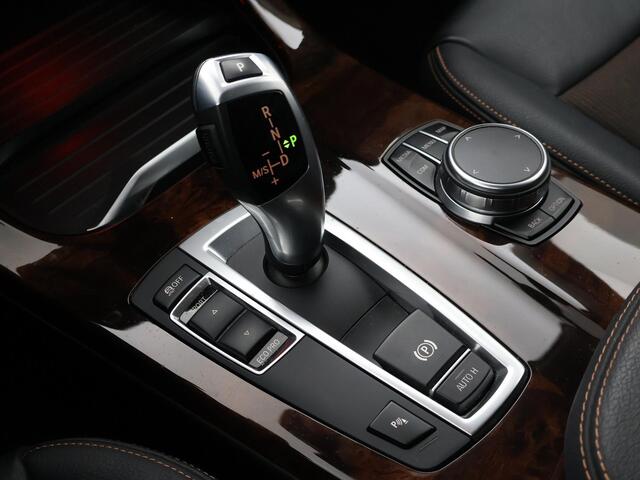 BMW X3 SDRIVE 18D AUT. + WEGKL. TREKHAAK 2000 KG ORIG. NL | NAVIGATIE | ELEKTR. ACHTERKLEP