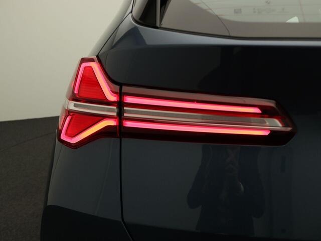 BMW X3 30e xDrive Panoramadak | Iconic Glow | Professional Pack | Comfort Pack