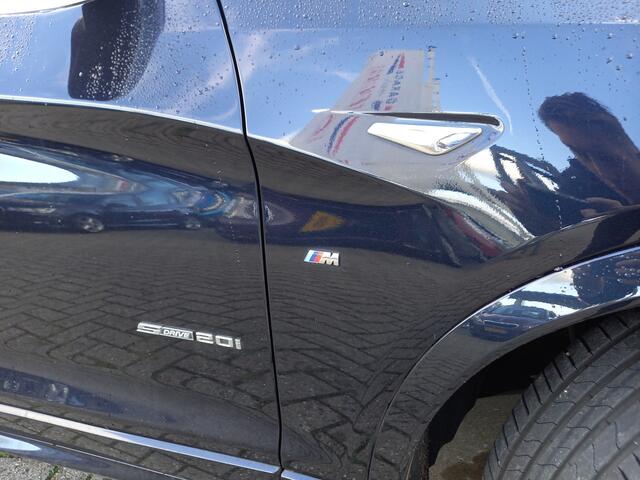 BMW X3 sDrive20i Centennial High Executive M-SPORT - PANO / OPEN DAK - 360 CAMERA - LEER -