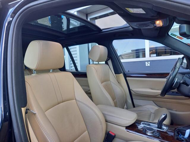 BMW X3 sDrive20i Centennial High Executive M-SPORT - PANO / OPEN DAK - 360 CAMERA - LEER -