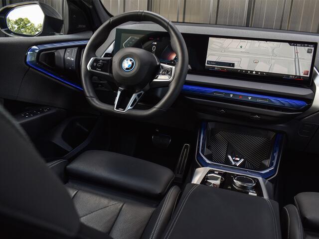 BMW X3 30e xDRIVE | M-SPORT PRO | ADAPTIVE SUSPENSION | PANORAMADAK | DRIVING ASSISTANT PLUS | COMFORT ACCESS | TREKHAAK | ICONIC GLOW | MEMORY SEATS | AMBIANCE INTERIEUR | ADAPTIVE LED | HARMAN/KARDON |