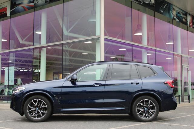 BMW X3 xDrive30e High Executive M Sport Automaat / Panoramadak / Trekhaak / Sportstoelen / LED / Parking Assistant Plus / Stoelverwarming / Live Cockpit Professional