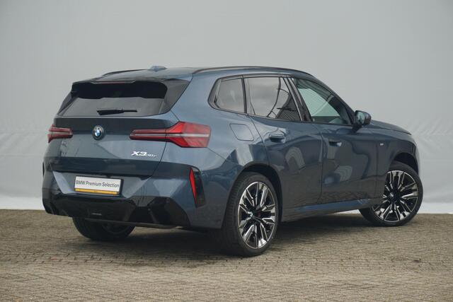 BMW X3 30e xDrive M Sportpakket Pro 21'' / Panoramadak / Trekhaak / Elektrisch Verstelbare Stoelen