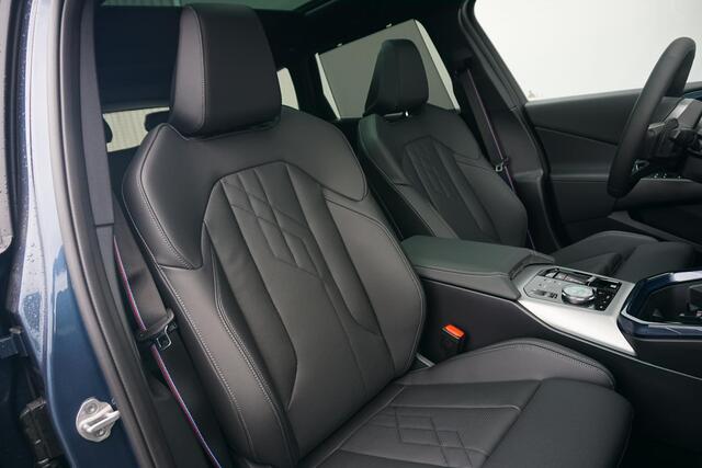 BMW X3 30e xDrive M Sportpakket Pro 21'' / Panoramadak / Trekhaak / Elektrisch Verstelbare Stoelen