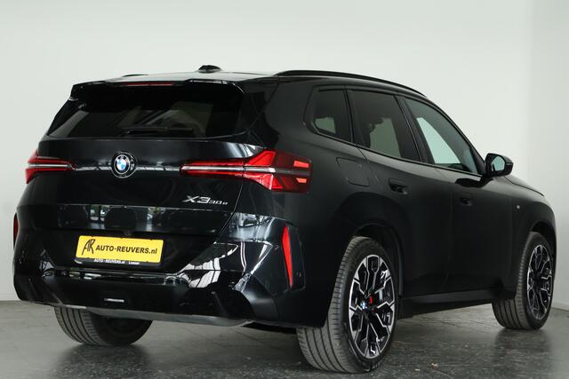 BMW X3 30e xDrive M-Sport / Pano / HUD / Pilot assist / HarmanKardon / Leder / Trekhaak / 360 camera