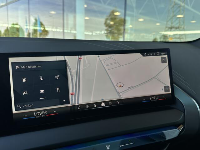 BMW X3 30e xDrive M Sport Automaat / Panoramadak / Trekhaak / Sportstoelen / Adaptieve LED / Parking Assistant Plus / Stoelventilatie / Comfort Access / Stuurverwamring