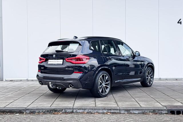 BMW X3 xDrive30e High Executive M-Sport 20 Inch / Stoelverwarming / Electrische Zwenkhaak / Glazen Schuifdak / Adaptieve Led Koplampen / Hifi