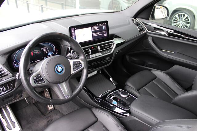 BMW X3 iX3 Executive / Trekhaak / Sportstoelen / Achteruitrijcamera / Adaptieve LED / Live Cockpit Professional / Adaptief onderstel