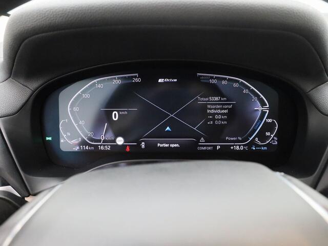 BMW X3 xDrive30e | PANO | 360° | HUD | KEYLESS | STOEL- EN STUURVERW.