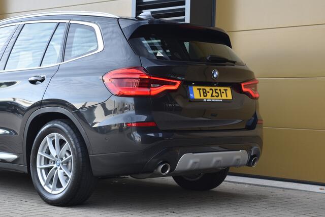 BMW X3 xDrive20i High Executive * Panoramadak * Sportstoelen met Memory * Trekhaak * Dealeronderhouden *