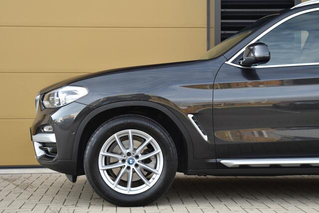 BMW X3 xDrive20i High Executive * Panoramadak * Sportstoelen met Memory * Trekhaak * Dealeronderhouden *