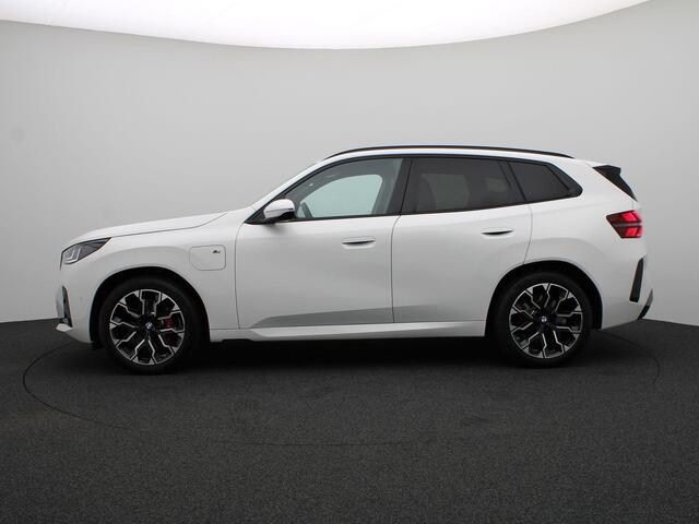 BMW X3 30e xDrive M Sportpakket Pro | Professional Pack | Premium Pack | Trekhaak | Elektrisch Verstelbare Sportstoelen | Driving Assistant Plus | Harman Kardon | 20''