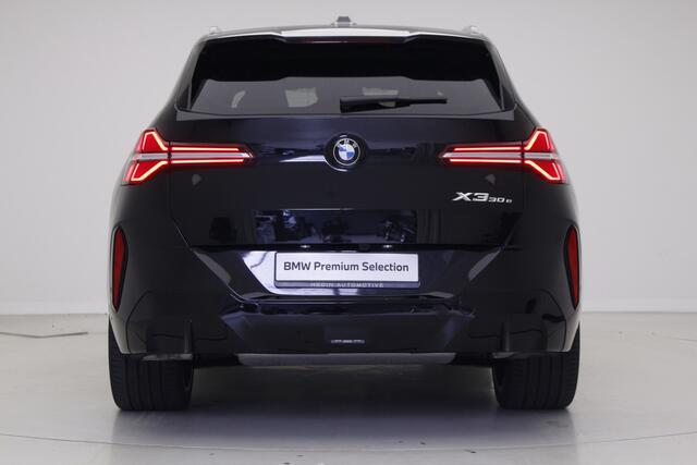 BMW X3 30e xDrive M-Sport | 20" | Panorama | Elek. verst. stoelen | Trekhaak | Voorbereiding Driv. Ass. Plus