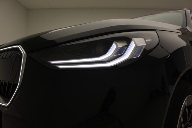 BMW X3 30e xDrive M-Sport | 20" | Panorama | Elek. verst. stoelen | Trekhaak | Voorbereiding Driv. Ass. Plus