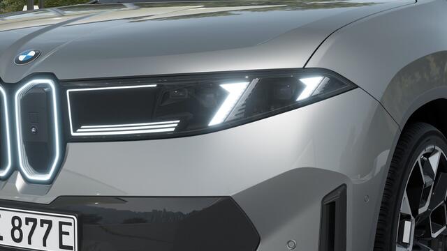 BMW X3 iX3 50 xDrive M Sport / Panoramadak / Trekhaak / M Sportstoelen / Parking Assistant Professional / Stuurverwarming