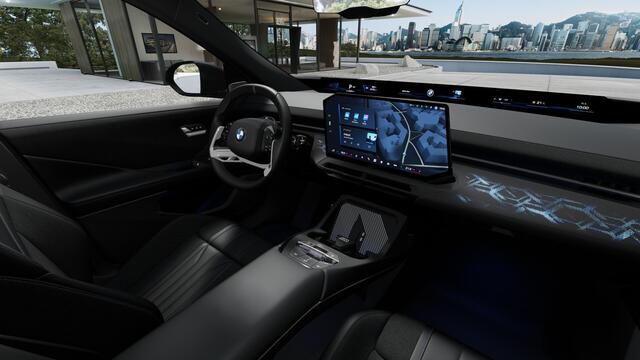 BMW X3 iX3 50 xDrive M Sport / Panoramadak / Trekhaak / M Sportstoelen / Parking Assistant Professional / Head-Up / Stuurverwarming