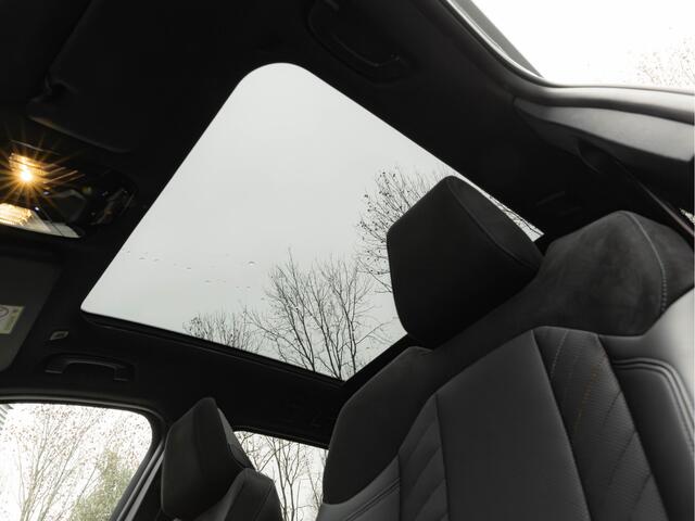 BMW X3 30e xDrive M-Sport Pro - Pano - Trekhaak - ACC - Harman Kardon - Head-up
