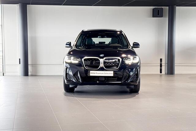 BMW X3 iX3 High Executive 80 kWh | M Sport | Glazen Panoramadak | Harman Kardon | Head-Up Display |