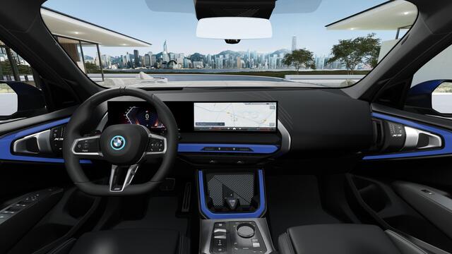 BMW X3 30e xDrive M Sport Automaat / Panoramadak / Trekhaak / Sportstoelen / Stoelventilatie / M Sportonderstel / Adaptieve LED / Parking Assistant Plus / Harman Kardon