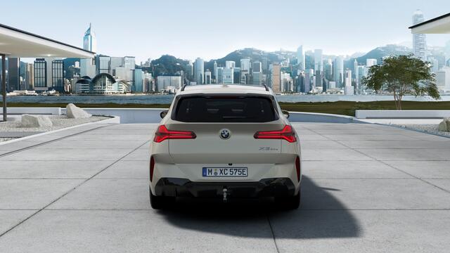 BMW X3 30e xDrive M Sport Automaat / Panoramadak / Trekhaak / Sportstoelen / M Sportonderstel / Stoelventilatie / Comfort Access / Adaptieve LED / Parking Assistant Plus / Harman Kardon