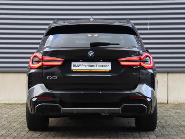 BMW X3 iX3 High Executive | M Sport | Panodak | Driving Assistant Prof. | Harman Kardon | Elektr. Stoelen | Head-Up | Getint Glas | Trekhaak | 20'' LMV
