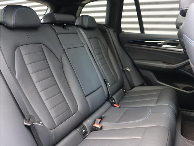 BMW X3 iX3 High Executive | M Sport | Panodak | Driving Assistant Prof. | Harman Kardon | Elektr. Stoelen | Head-Up | Getint Glas | Trekhaak | 20'' LMV