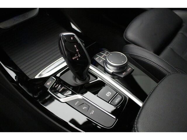 BMW X3 xDrive30e M-Sport | Trekhaak | Panorama | Head-Up | Camera | Leder |