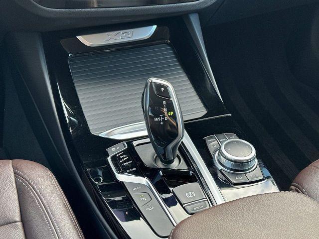 BMW X3 xDrive30e Luxury Line / Navi / DAB / Carplay / LED