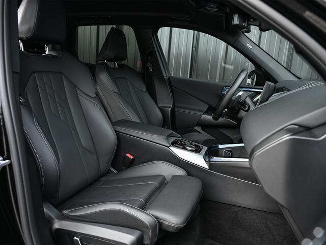 BMW X3 30e xDrive M-SPORT PRO | COMFORT ACCESS | HEAD-UP | ACTIVE CRUISE | LEDER | STOELVERWARMING | STUURWIEL VERWARMING | MEMORY SEATS | AMBIANCE INTERIEUR | ADAPTIVE LED | EL. TREKHAAK