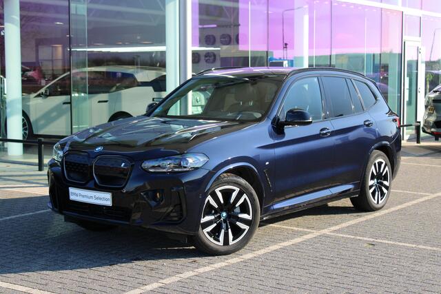 BMW X3 iX3 Executive / Trekhaak / Sportstoelen / Adaptieve LED / Adaptief onderstel / Stoelverwarming / Live Cockpit Professional