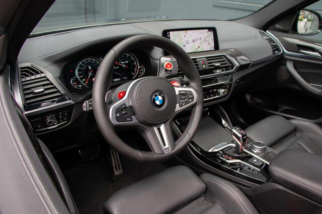 BMW X4 M Competition 510PK | 360 Cam | Head Up | Side Assist | Harman Kardon | E.TH 2400KG | Sportuitlaat | Carbon | 510PK | DAB+ | Ambiance Led | Adaptieve Led Koplampen | 21"| 3 Zone Airco | Botswaarschuwing | ¤157.940 N.P | Apple & Android Carplay | Memory |