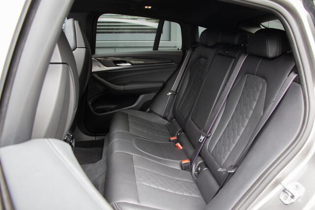 BMW X4 M Competition 510PK | 360 Cam | Head Up | Side Assist | Harman Kardon | E.TH 2400KG | Sportuitlaat | Carbon | 510PK | DAB+ | Ambiance Led | Adaptieve Led Koplampen | 21"| 3 Zone Airco | Botswaarschuwing | ¤157.940 N.P | Apple & Android Carplay | Memory |