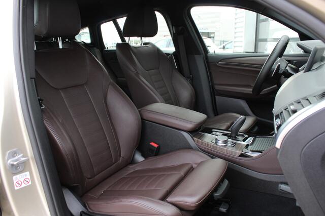 BMW X4 xDrive20i High Executive M Sport / HUD / Keyless