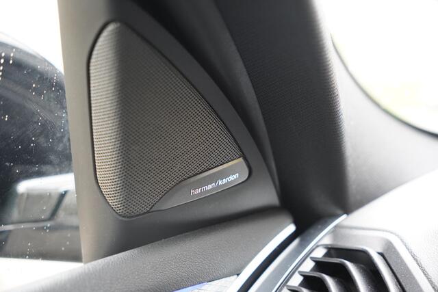 BMW X4 xDrive30i High Executive / M Sport / Panoramadak / Trekhaak / Harman Kardon / Co Pilot / Stuurverwarming /