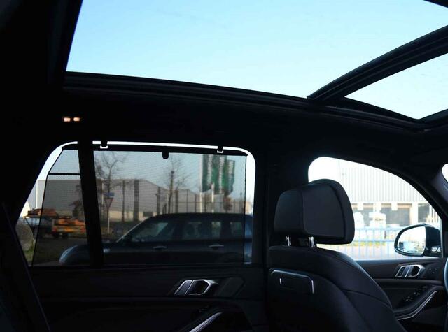 BMW X5 xDrive50e M-Sport Pano Trekh 360 22inch H/K Soft-close Gesture