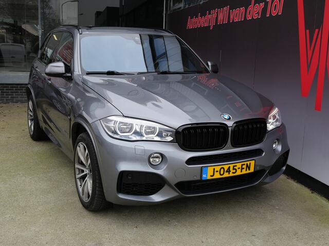 BMW X5 xDrive50i HIGH EXECUTIVE | M-SPORT | SOFTCLOSE | PANO | TREKHAAK | H/K | STANDKACHEL | UNIEK!!