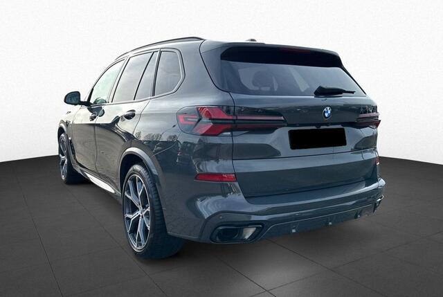 BMW X5 xDrive30d Grijs Kenteken ACC Panoramadak Head-Up 21 Inch Stoelkoeling Trekhaak